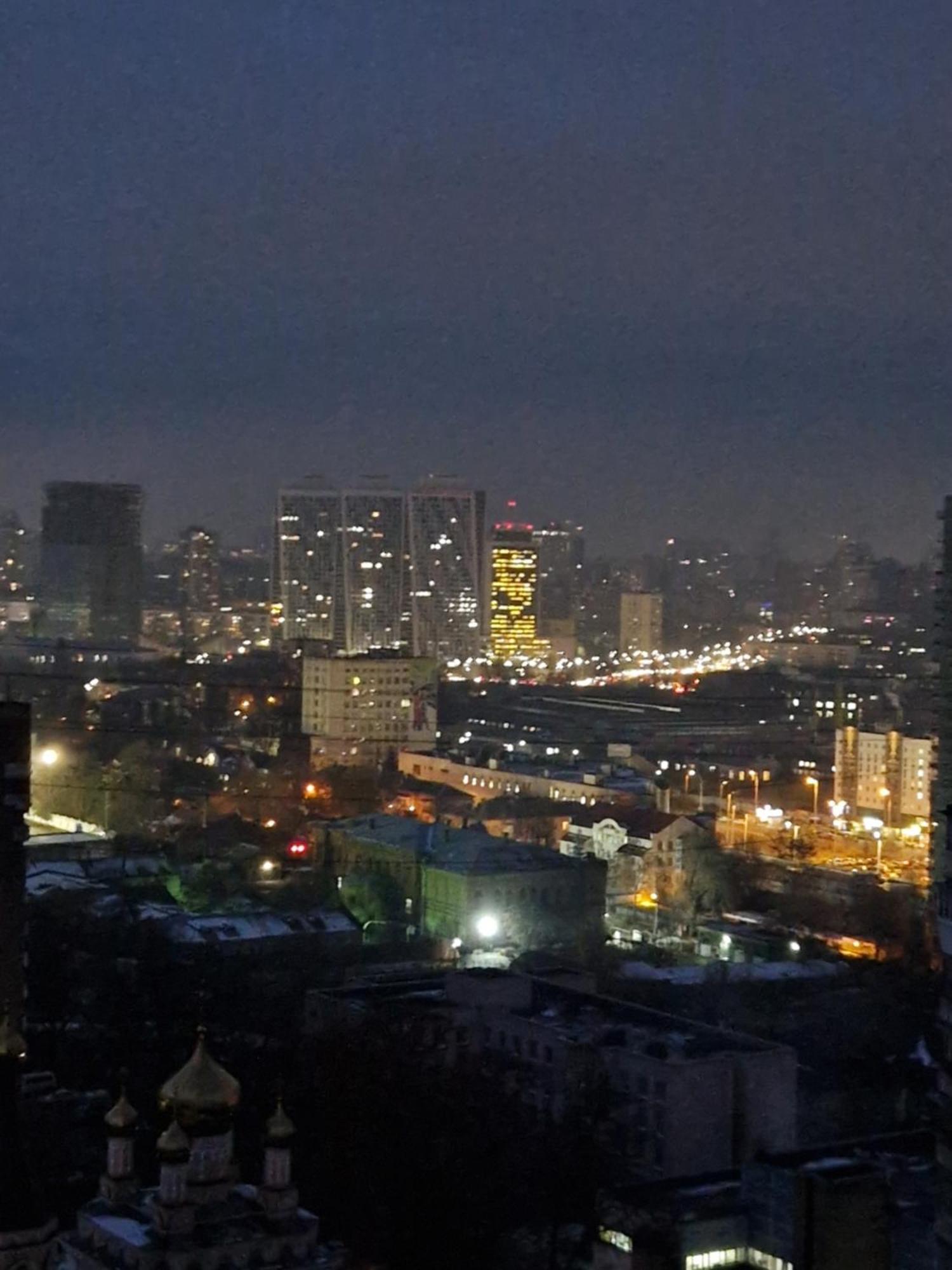 Перлина Міста З Чудовим Видом На Весь Київ Luaran gambar